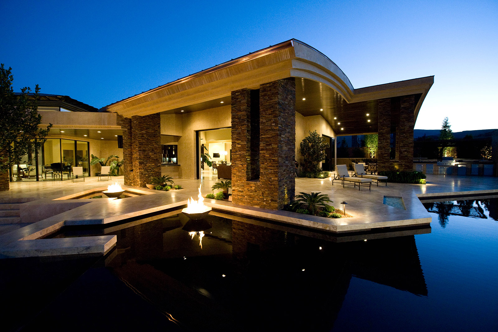 luxury custom home las vegas exterior backyard