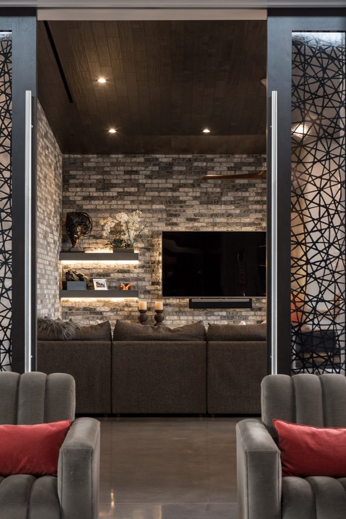 custom home las vegas exterior bar